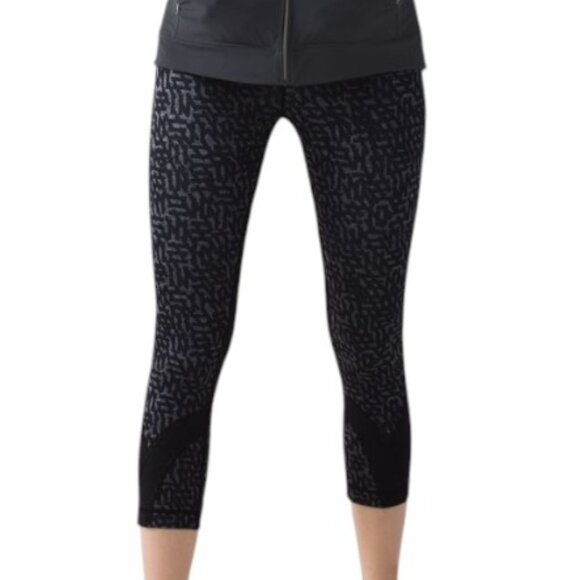 𝅺Lululemon Run Inspire Crop II Full-On Luxtreme Block-It  Pocket Net Pop 6/15 6 - Picture 1 of 13